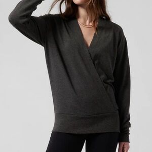 Athleta Purana V-Neck Wrap Sweatshirt Womens Small Heather Gray Soft Cozy
Relax